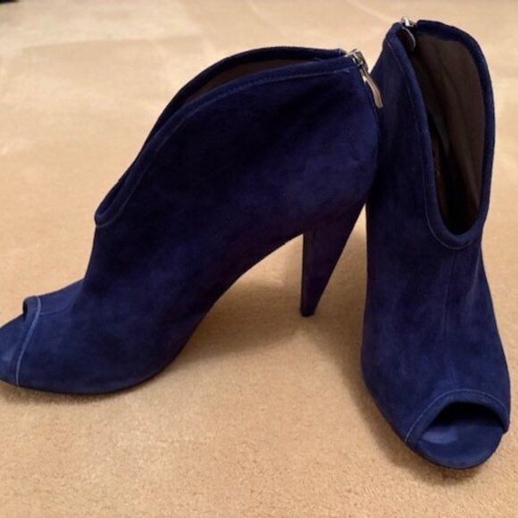 Vince Camuto Blue Suede Bootie 8 - Picture 3 of 6